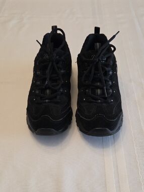 Skechers Women's Black Athletic Sneakers. Size 6.5 Wide Fit